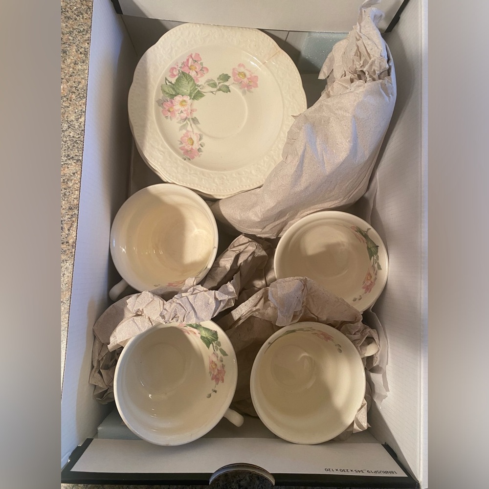 4 teacups